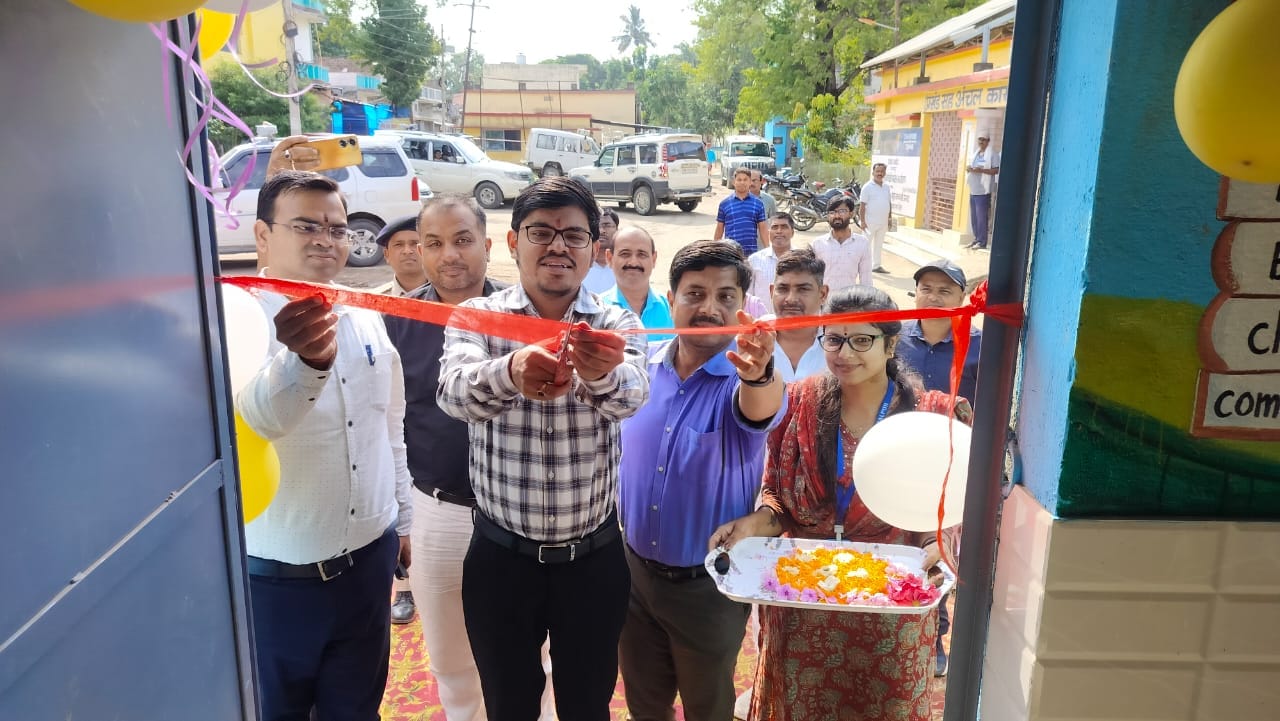 उप विकास आयुक्त ने बैजलपुर पंचायत में ठोस अपशिष्ट प्रबंधन इकाई और प्रखंड पुस्तकालय का किया लोकार्पण