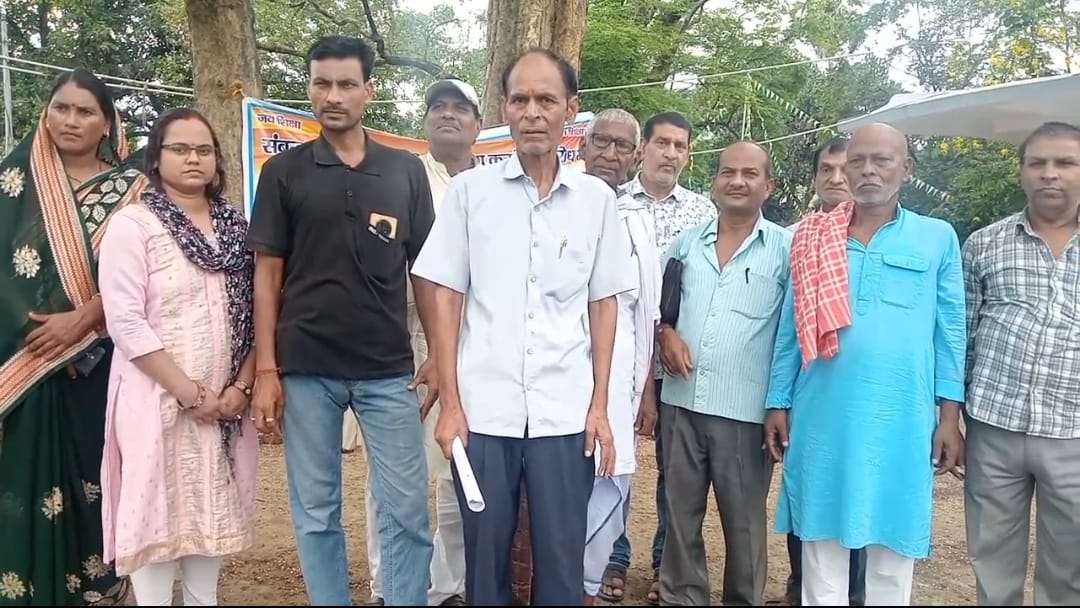 बिहार के 715 अनुदानित माध्यमिक विद्यालयों पर विनियमावली 2011 लागू करने के विरोध में शिक्षकों का प्रदेशव्यापी प्रदर्शन