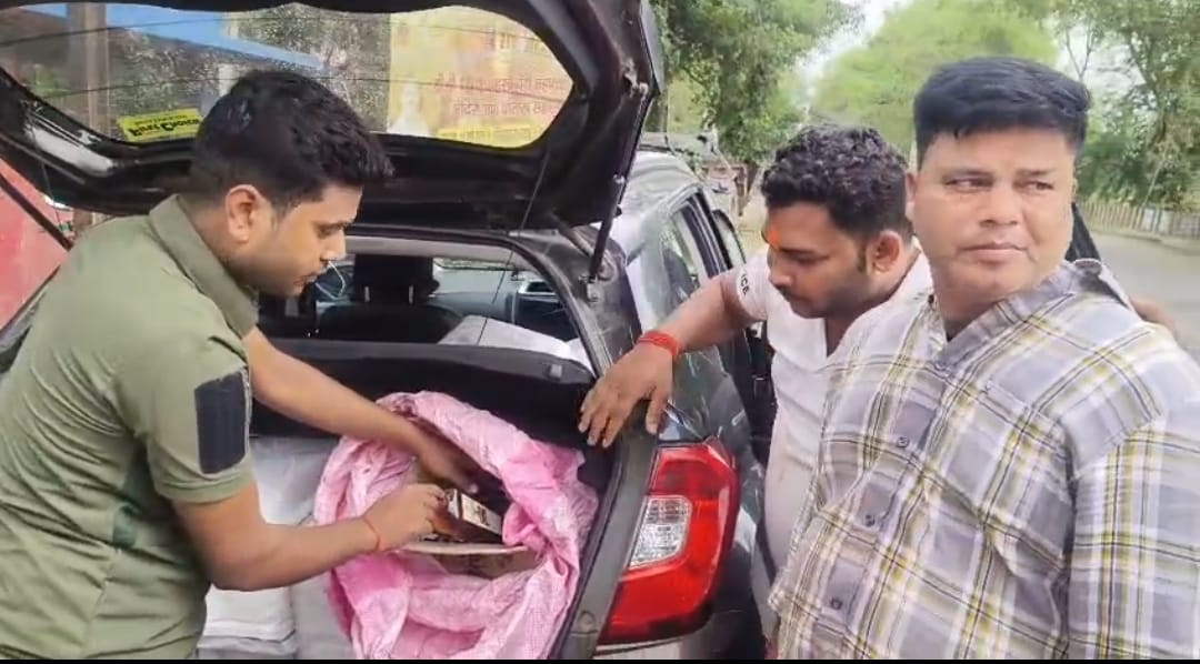 देवघर से भागलपुर ला रही विदेशी शराब की बड़ी खेप जब्त, एक तस्कर गिरफ्तार