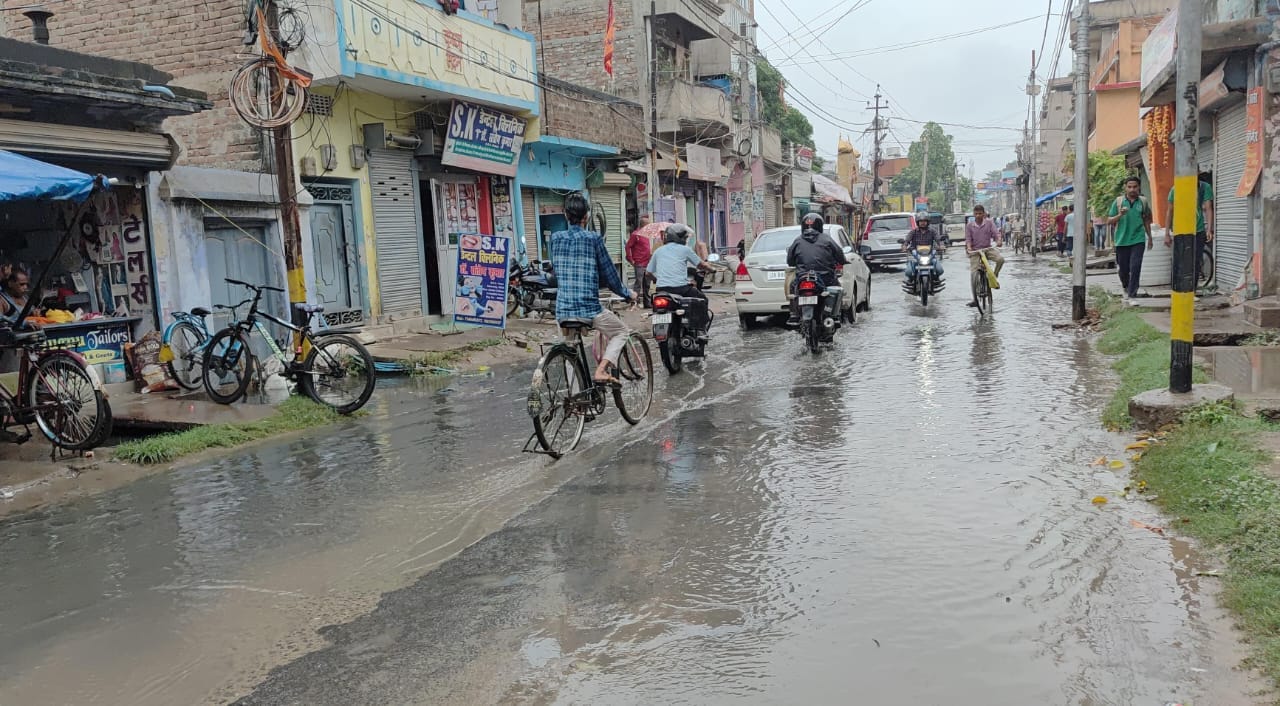 भागलपुर में मानसून की दस्तक, 24 घंटे से झमाझम बारिश, शहर में जलजमाव से जनजीवन प्रभावित
