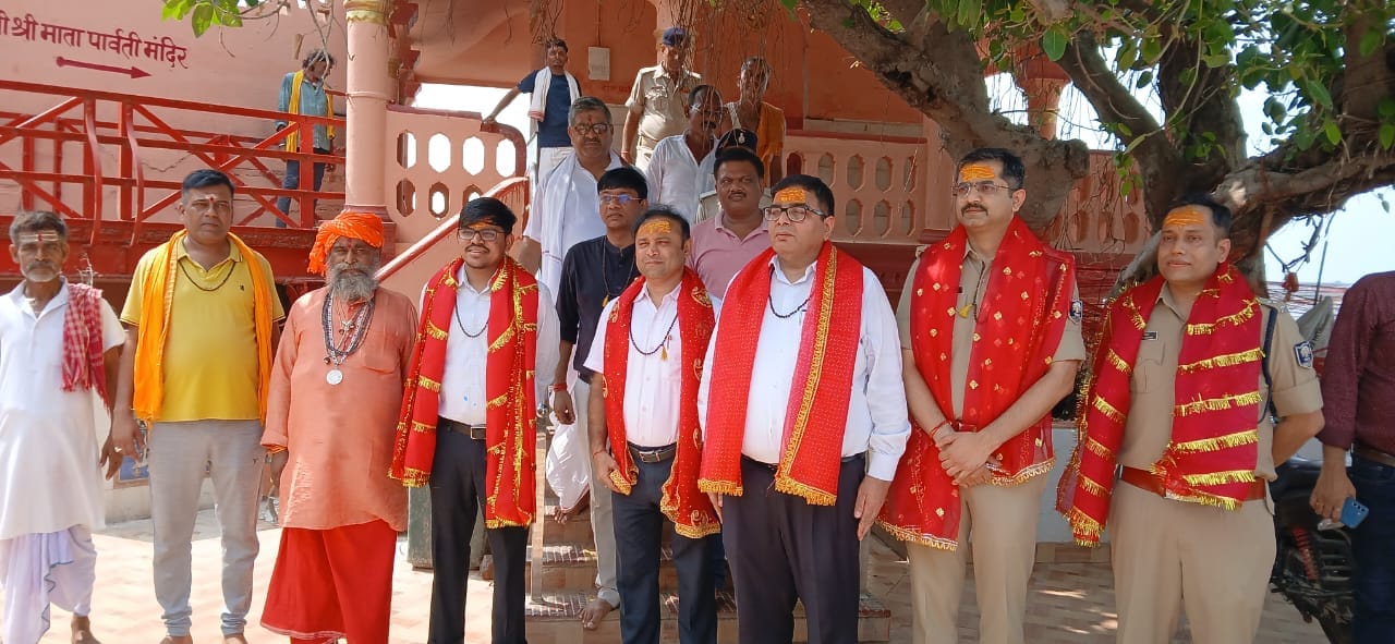 श्रावणी मेला की तैयारी का निरीक्षण करने अजगैविनाथ धाम पहुंचे भागलपुर प्रमंडलीय आयुक्त हिमांशु राय