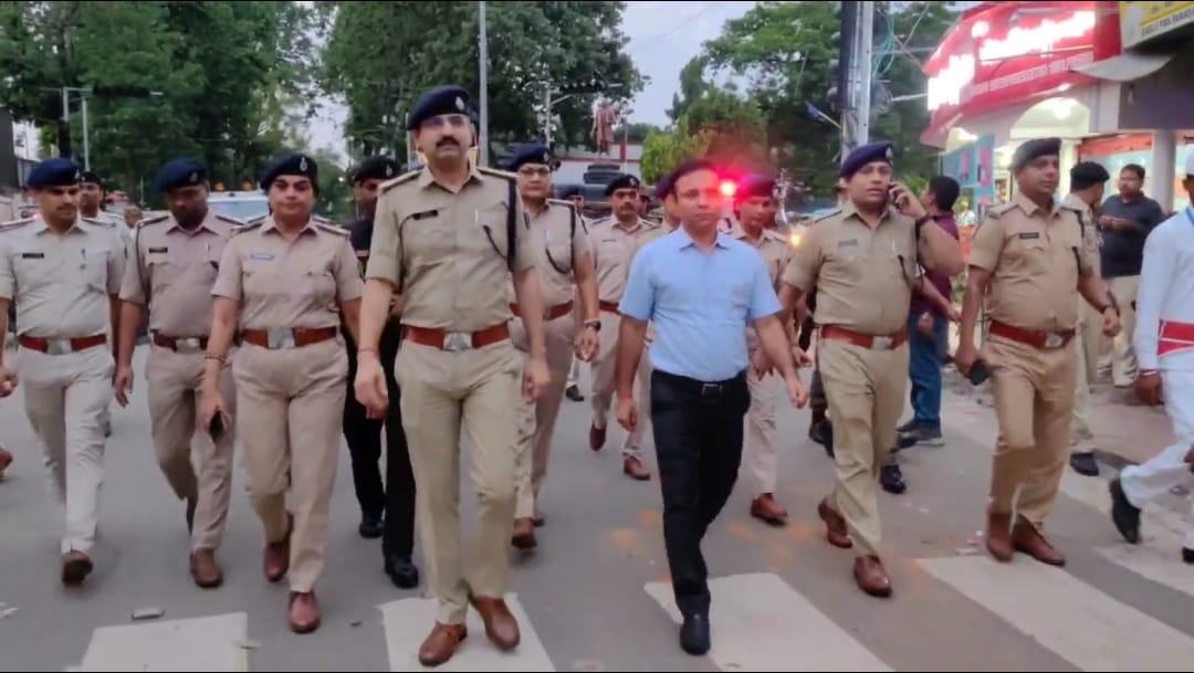 बकरीद पर सौहार्द का पैगाम: भागलपुर में फ्लैग मार्च के जरिए प्रशासन ने दिया सुरक्षा का भरोसा