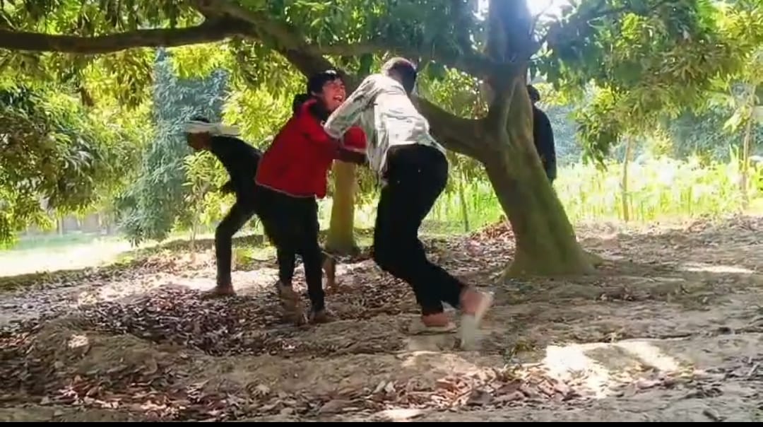 नवगछिया में नाबालिग से डेढ़ माह तक करवाई गई चोरी, विरोध करने पर बेरहमी से पीटा गया – वीडियो वायरल