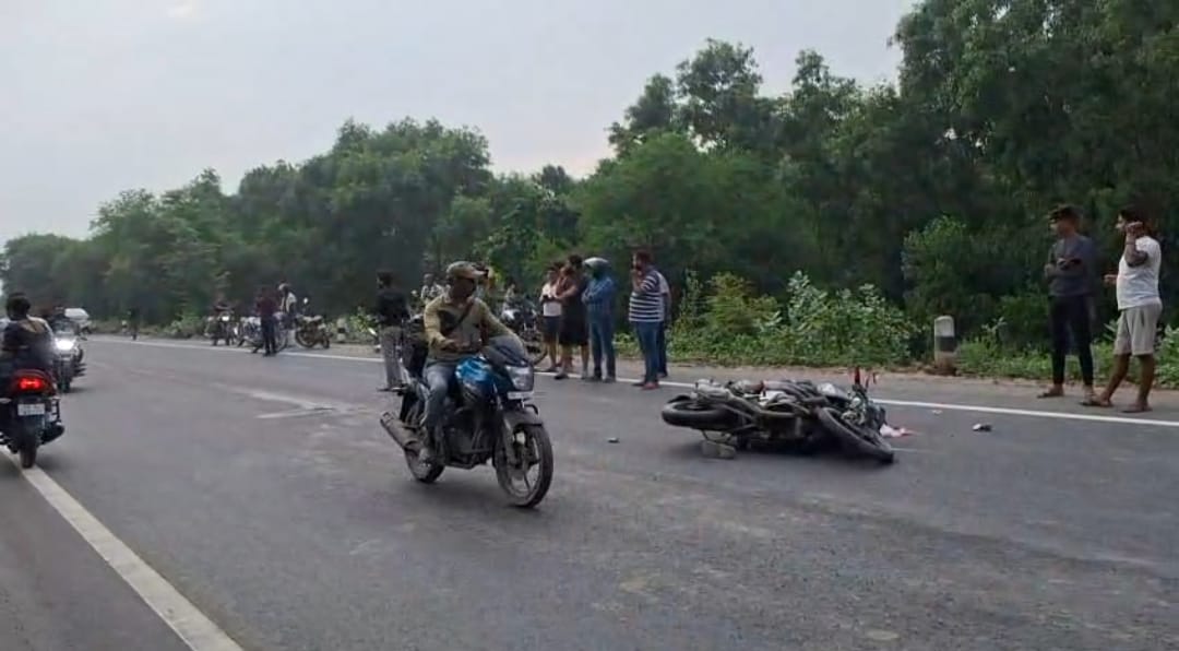 Navgachiya News: राष्ट्रीय राजमार्ग 31 पर सड़क हादसे में बाइक सवार युवक की दर्दनाक मौत