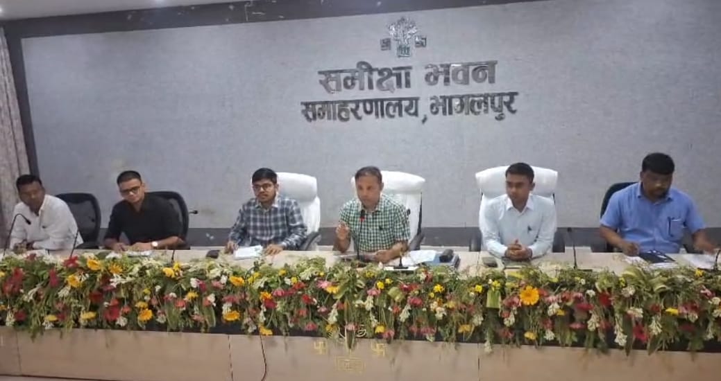 भागलपुर में मतदाता सूची अद्यतन कार्य में लापरवाही, कई बीएलओ शिक्षक निलंबित