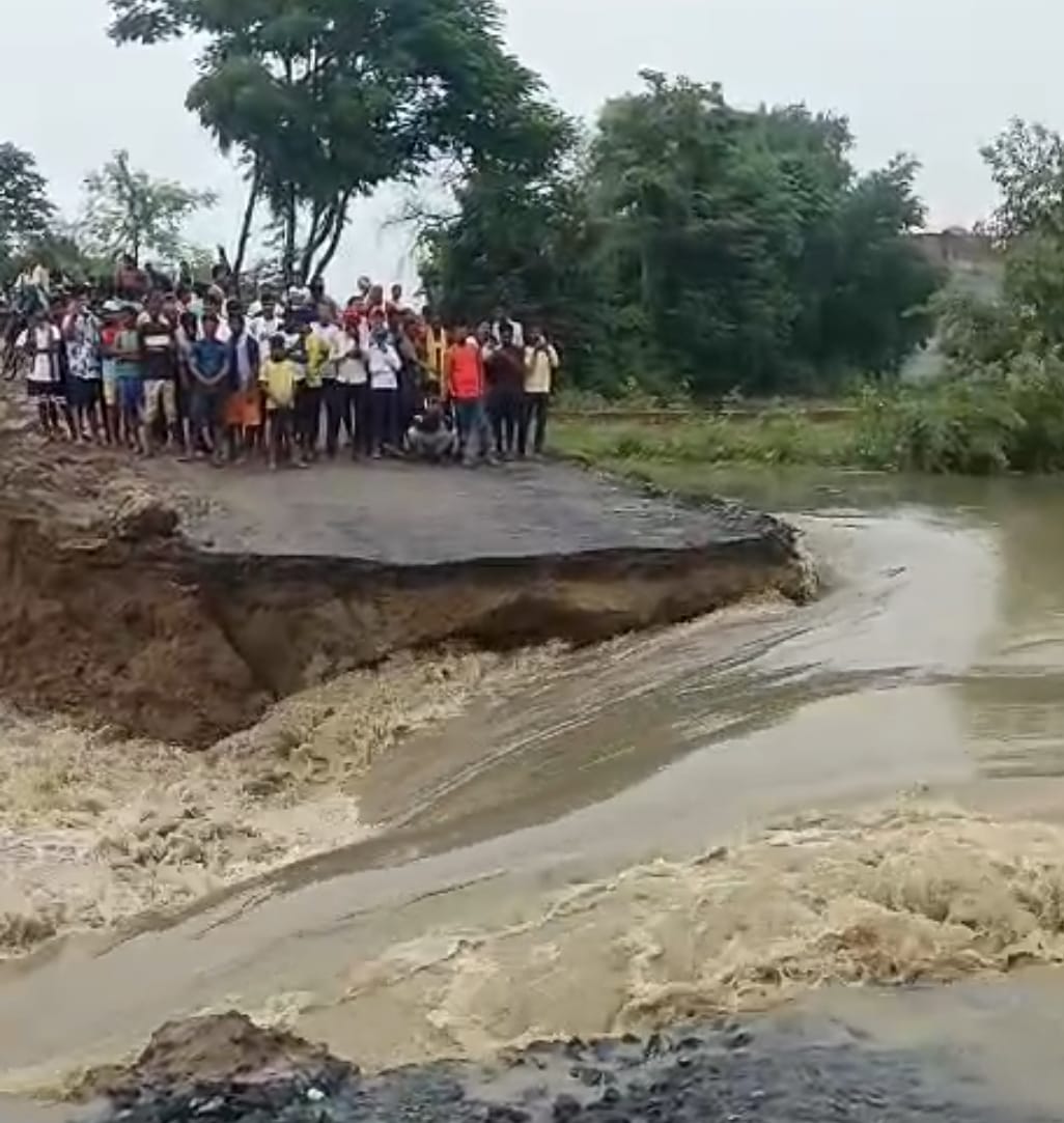 भारी बारिश से मुंगेर में दो डायवर्शन बहने से खड़गपुर-तारापुर मुख्य मार्ग ठप