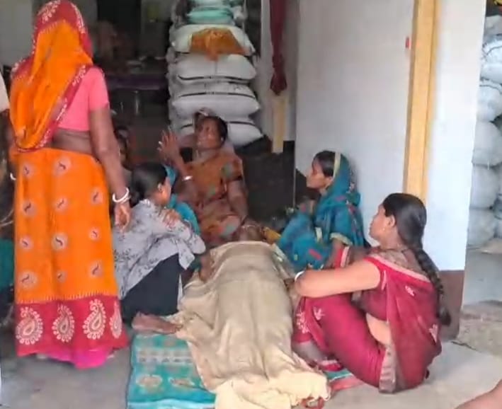 पीरपैंती में शिक्षक की हार्ट अटैक से मौत, परिजनों ने मतगणना कंट्रोल रूम पर दबाव बनाने का लगाया आरोप