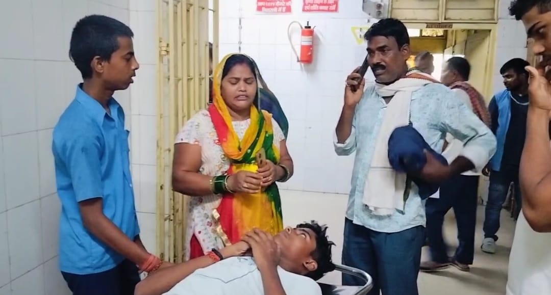 स्कूल से घर लौटते समय छात्र को गोली मारी गई, हालत स्थिर; बबरगंज क्षेत्र में दहशत का माहौल