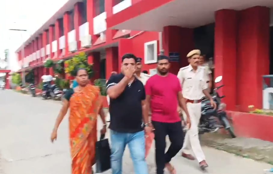 एकतरफा प्रेम में असफल होने पर लड़की को तेजाब पिलाकर हत्या—तीन दोषियों को उम्रकैद की सजा