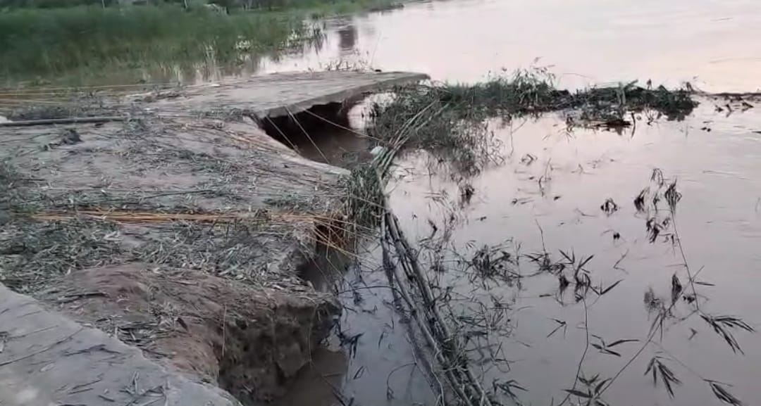 भागलपुर के ममलखा गांव में गंगा की तबाही, दो साल में 300 घर समाए नदी में