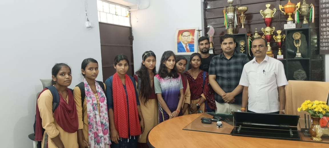 मदन अहिल्या महिला कॉलेज के नए प्रधानाचार्य से मिला अभाविप प्रतिनिधिमंडल