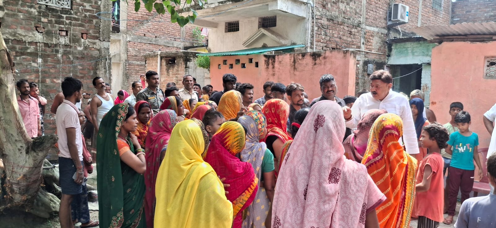 भागलपुर में विधायक अजीत शर्मा के जन सेवा शिविर पर सवाल, आयोजन में अव्यवस्था और भीड़ से लोग परेशान