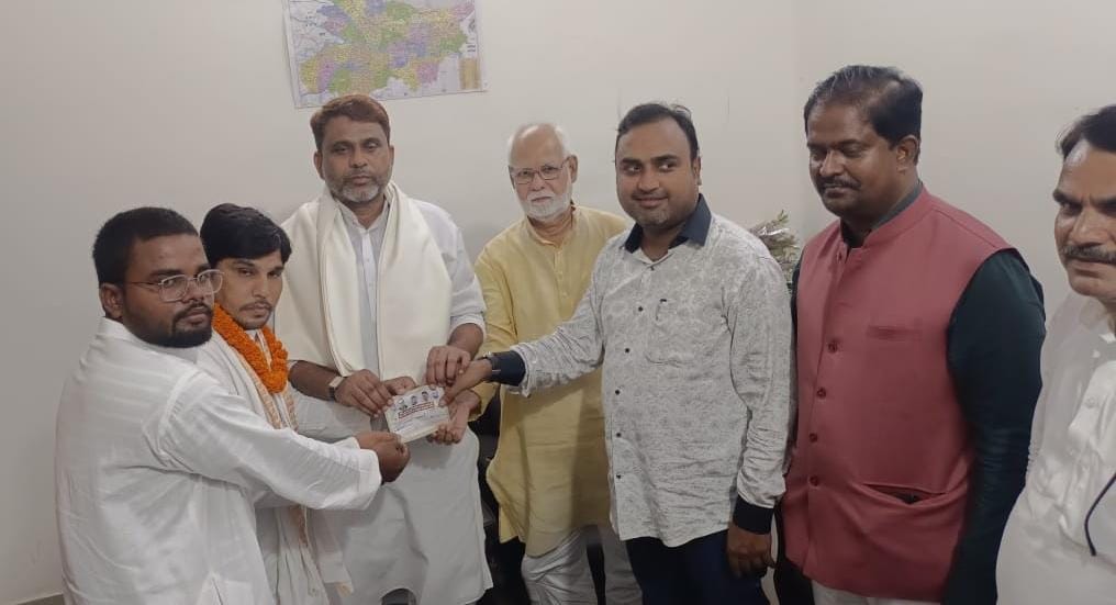 AIMIM में शामिल हुए दिलशाद अहमद, प्रदेश अध्यक्ष अख्तरुल इमान ने दिलाई सदस्यता