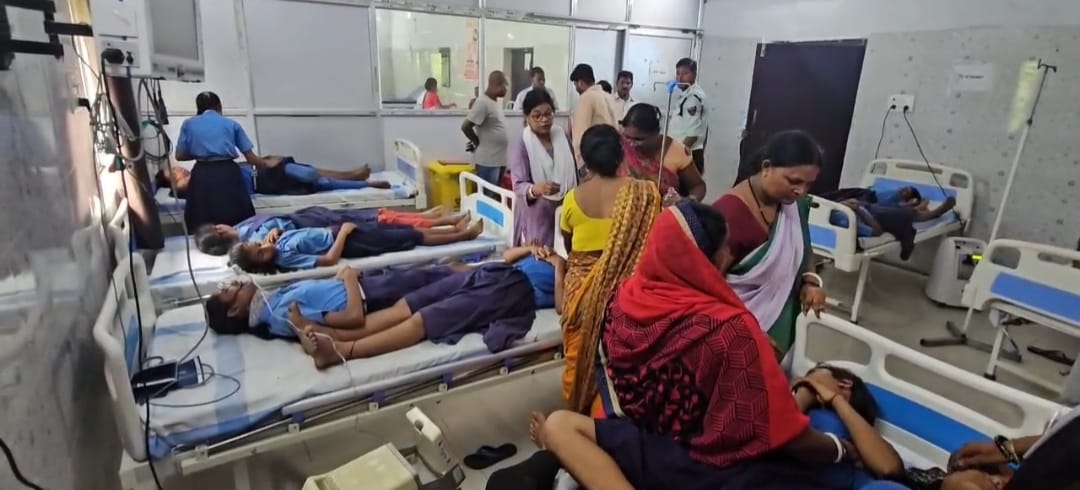 Banka News: एचपीवी टीका लगने के बाद बीमार पड़ीं डेढ़ दर्जन छात्राएं, अस्पताल में मची अफरा-तफरी