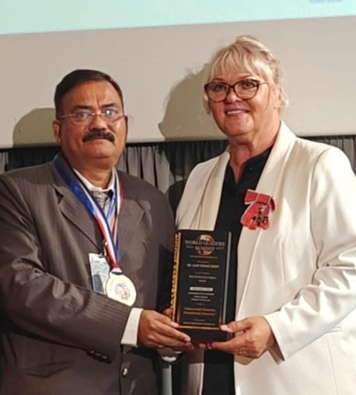 ऑक्सफोर्ड यूनिवर्सिटी में डॉ. अजय सिंह को मिला बेस्ट कम्युनिटी इंपैक्ट अवॉर्ड