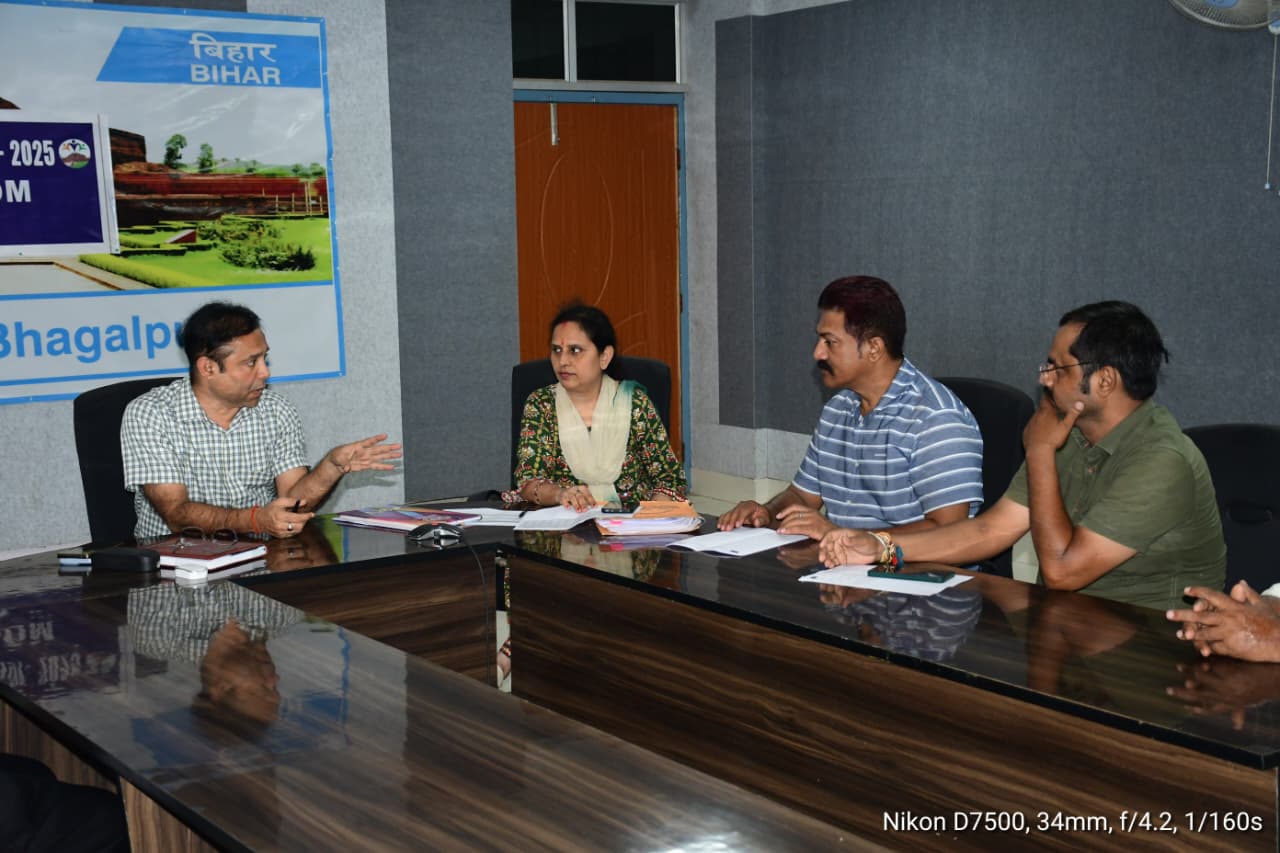 SIR को लेकर भागलपुर में राजनीतिक दलों के साथ बैठक आयोजित