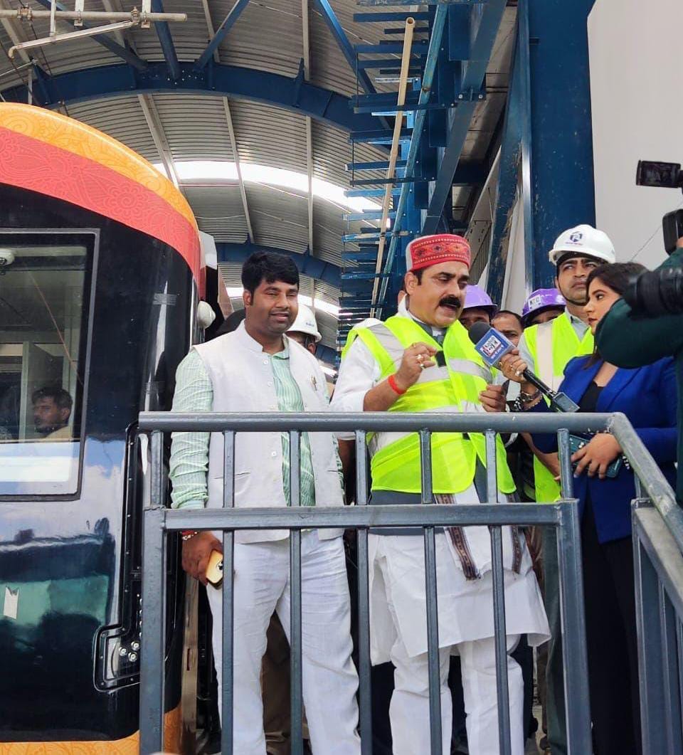 पटना मेट्रो रेल परियोजना ने पकड़ी रफ्तार, मंत्री जीवेश कुमार ने लिया तैयारियों का जायजा