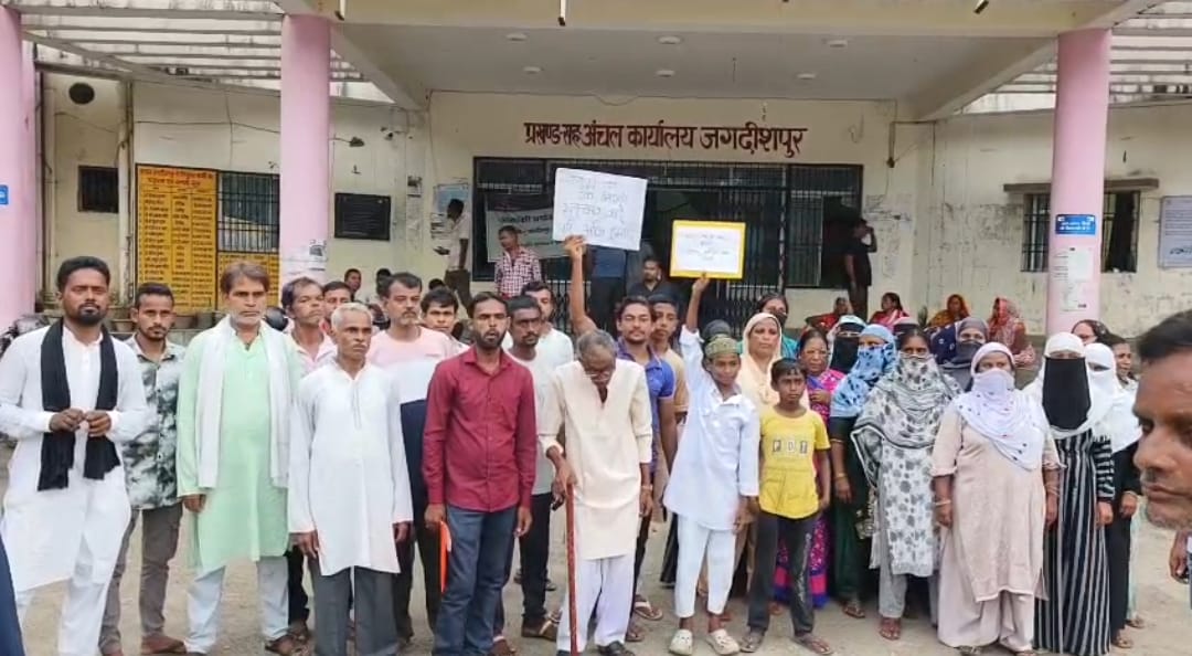 दबंगई से रुका मिनी जलापूर्ति प्लांट का निर्माण, ग्रामीणों में आक्रोश