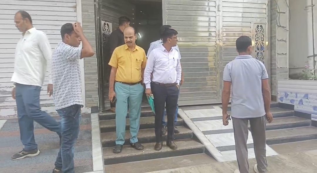 भागलपुर ब्रेकिंग न्यूज़: एग्जीक्यूटिव इंजीनियर प्रणव कुमार के ठिकाने पर विजिलेंस की बड़ी कार्रवाई, आय से अधिक संपत्ति की जांच में मचा हड़कंप