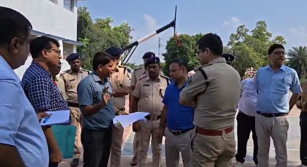 पीरपैंती विधानसभा में चुनाव तैयारी तेज, डीएम-एसएसपी ने डिस्पैच सेंटर का किया निरीक्षण,निष्पक्ष मतदान को लेकर प्रशासन सतर्क