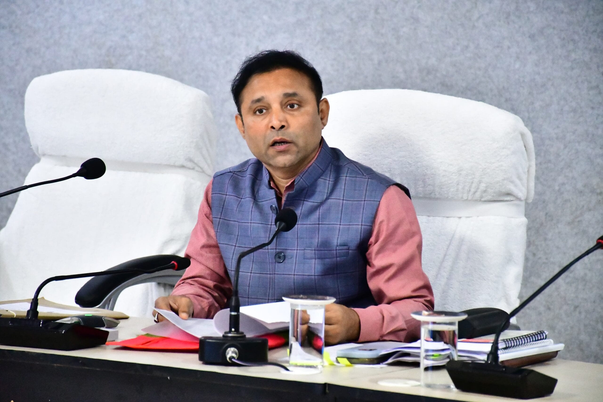 बिहार में बड़ा प्रशासनिक फेरबदल, भागलपुर DM समेत 50 IAS अधिकारियों को एक साथ प्रोन्नति, 17 जिलों के DM भी अपग्रेड