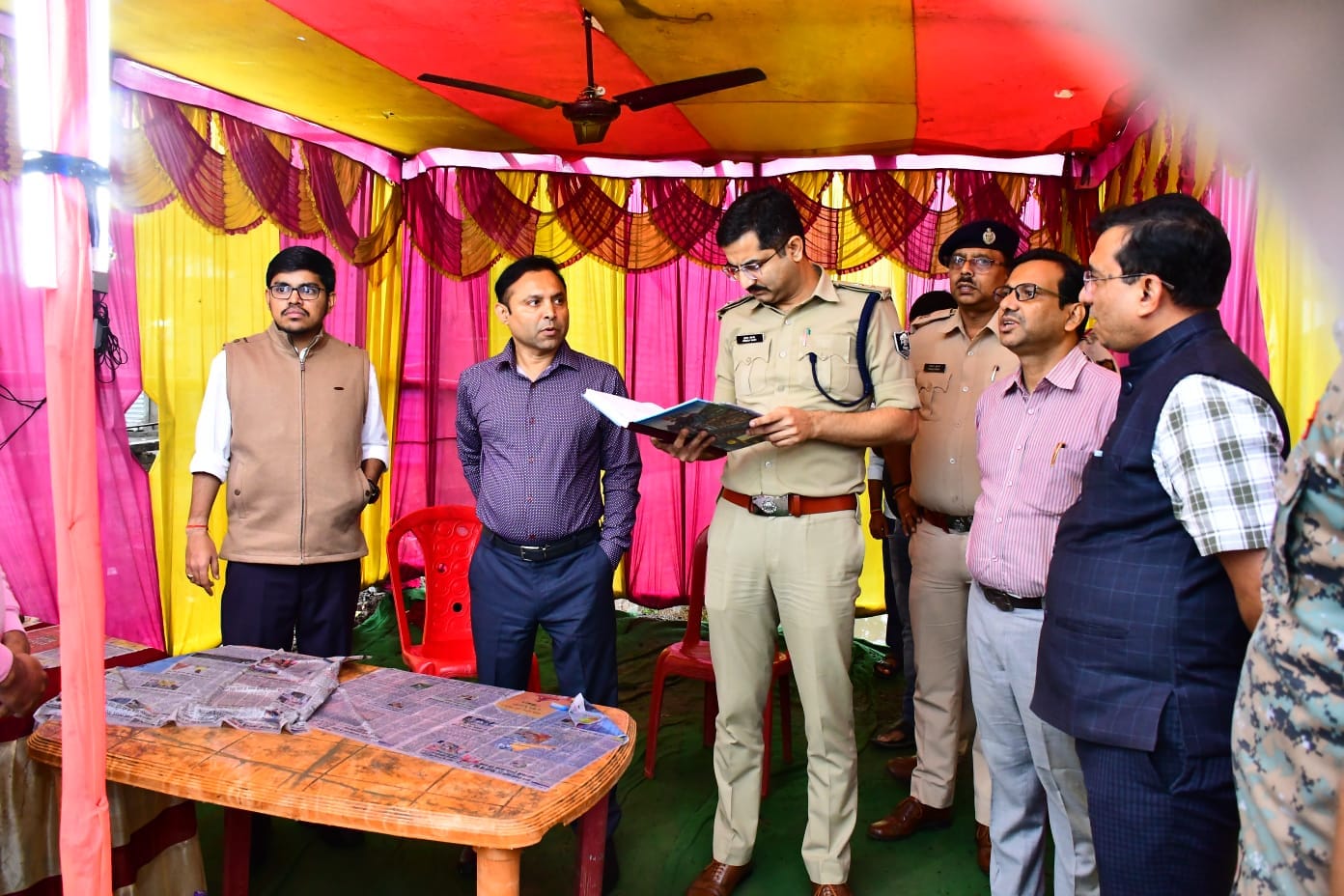 चुनाव से पहले भागलपुर प्रशासन अलर्ट: डीएम और एसएसपी ने मिर्जाचौकी चेकपोस्ट पर की सघन जांच का निरीक्षण