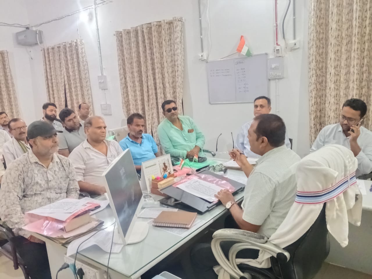 भागलपुर में 11 नवंबर को रहेगा मतदान के लिए अवकाश, गैर-सरकारी संस्थानों के कर्मियों को भी मिलेगा सवैतनिक छुट्टी का लाभ