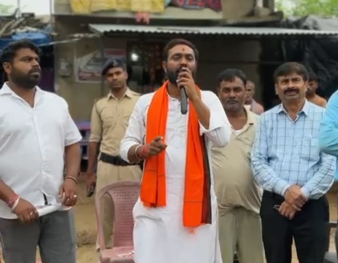 नाथनगर में एनडीए प्रत्याशी मिथुन कुमार का जनसंपर्क अभियान जोर पर