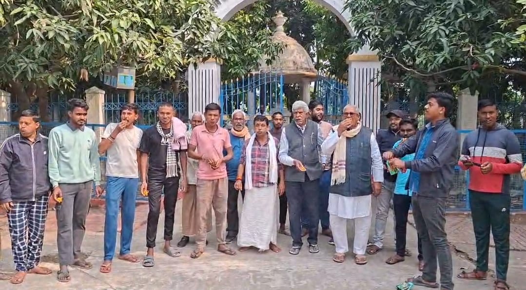 मुख्यमंत्री के पैतृक गांव में जश्न, नीतीश कुमार के ऐतिहासिक शपथ पर धूमधाम – 10वीं बार सत्ता संभालते ही ग्रामीणों ने कहा – बिहार का महापुरुष!”