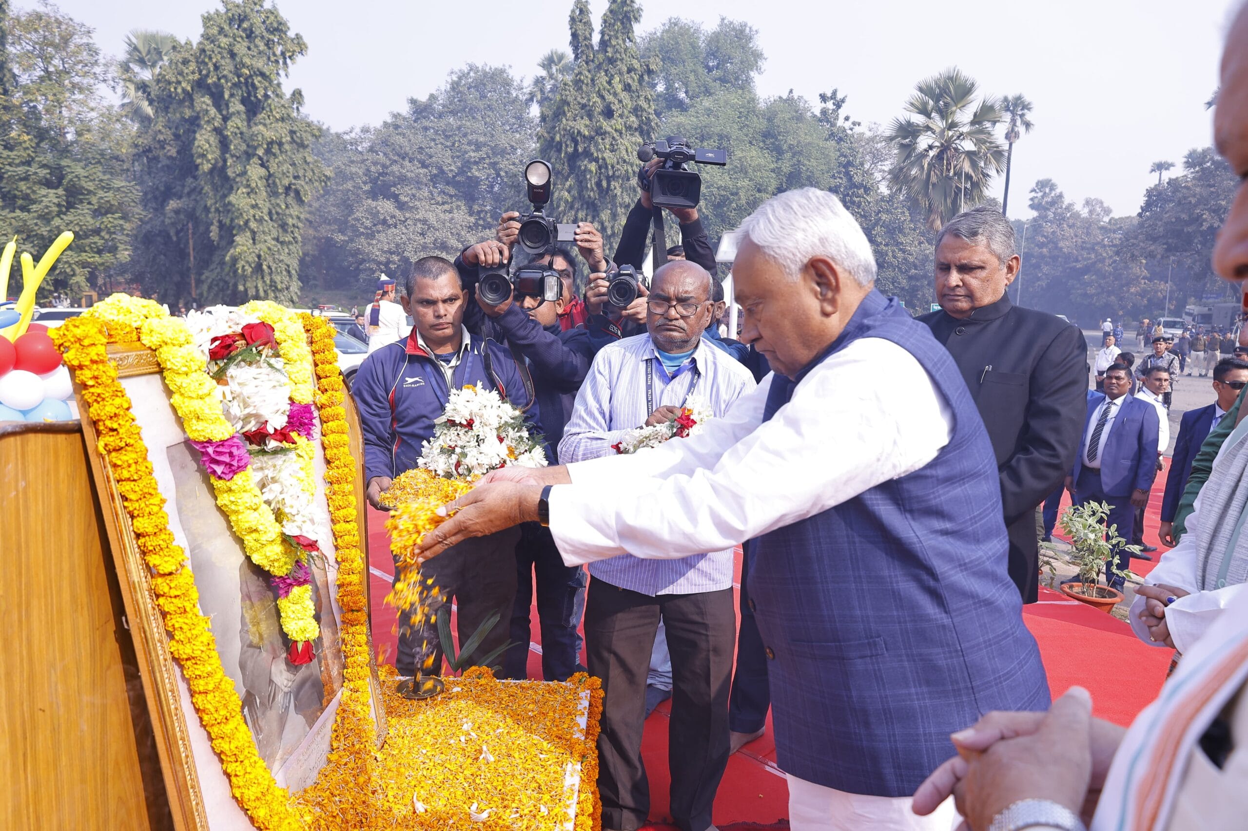 देशरत्न डॉ. राजेन्द्र प्रसाद की 141वीं जयंती पर राज्यपाल व मुख्यमंत्री ने की श्रद्धांजलि अर्पित