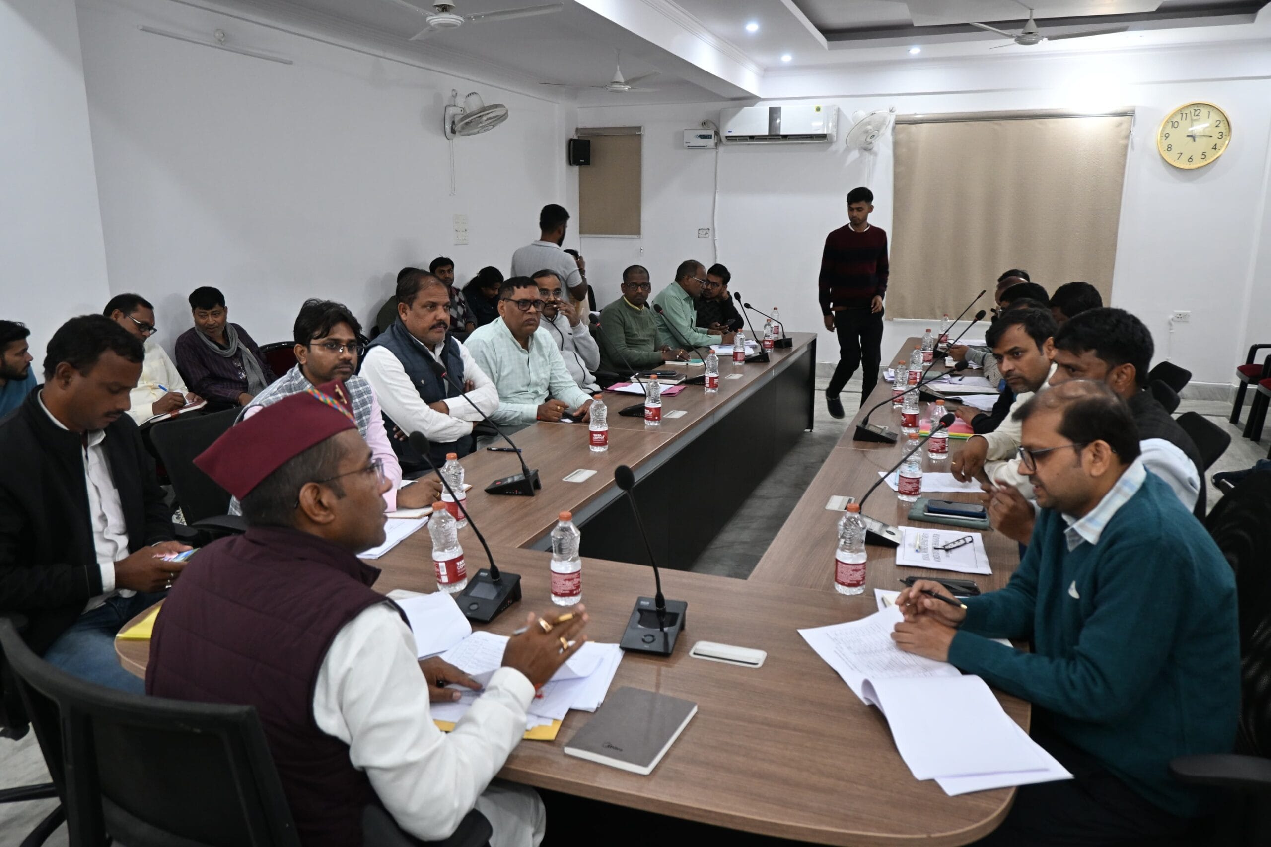 कहलगांव विधानसभा के विकास कार्यों की हुई गहन समीक्षा, विधायक शुभानंद मुकेश ने अधिकारियों को दिए सख्त निर्देश