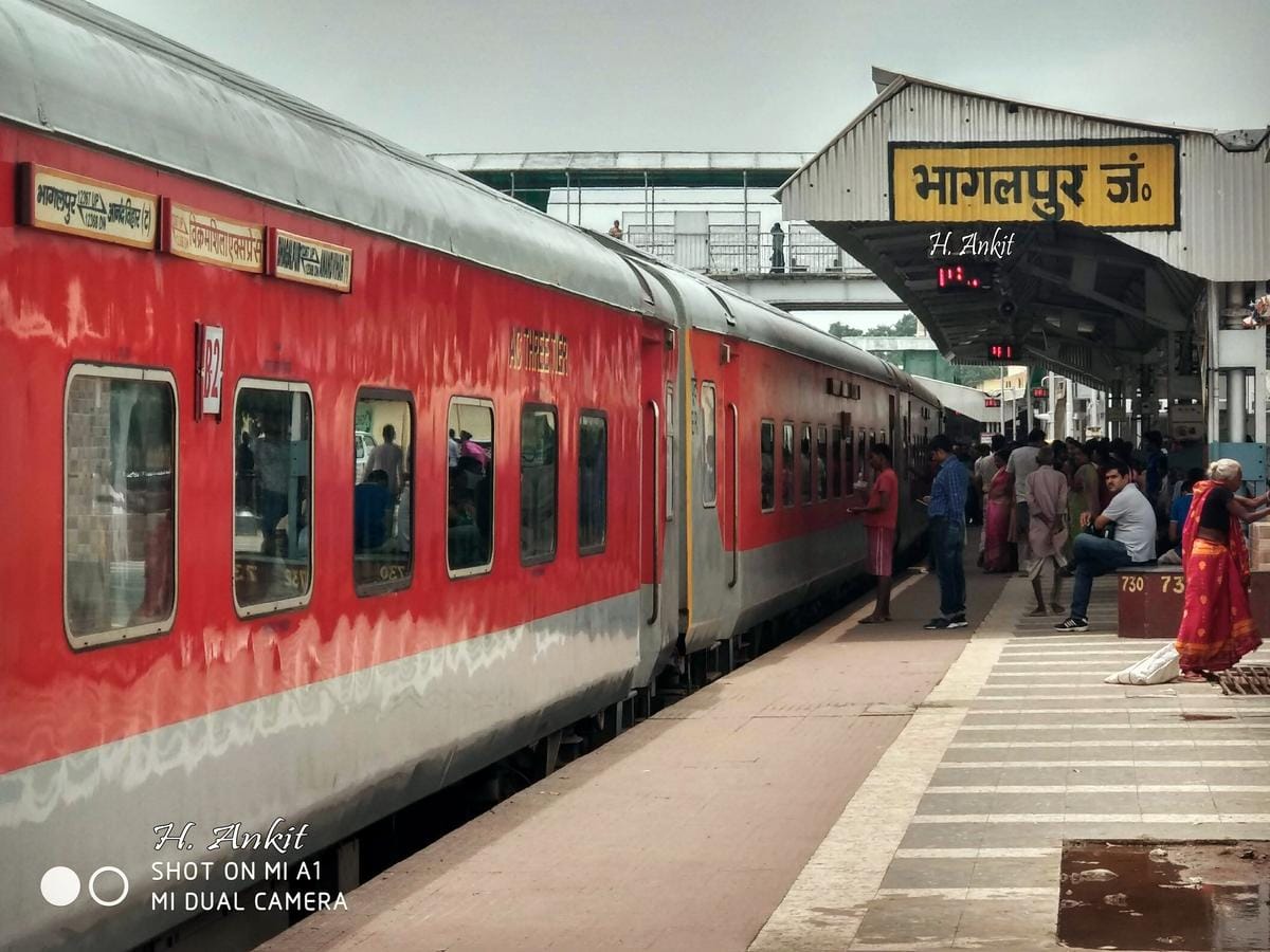1 जनवरी से भागलपुर रूट की 27 ट्रेनों का बदलेगा समय, यात्रियों को मिलेगा तेज और सुविधाजनक सफर