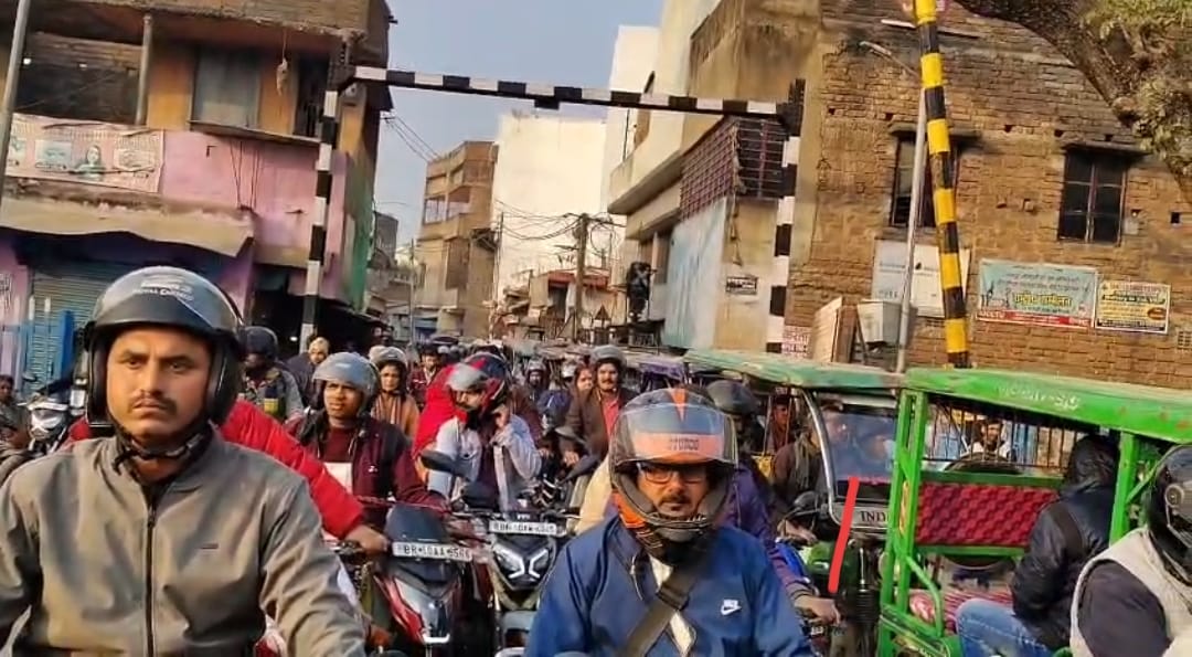 भिखनपुर 12 नंबर गुमटी से 1 किमी तक जाम, भागलपुर की ट्रैफिक व्यवस्था बेपटरी