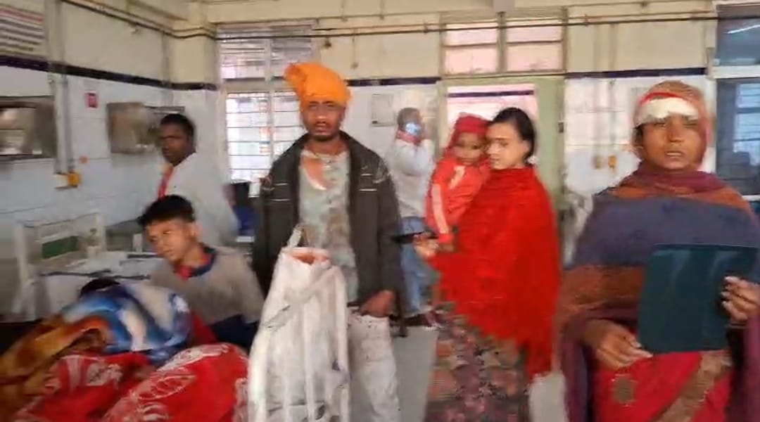 रेकाबगंज में आपसी विवाद ने लिया हिंसक रूप, दो परिवारों के बीच लाठी-डंडों से भिड़ंत, सात घायल