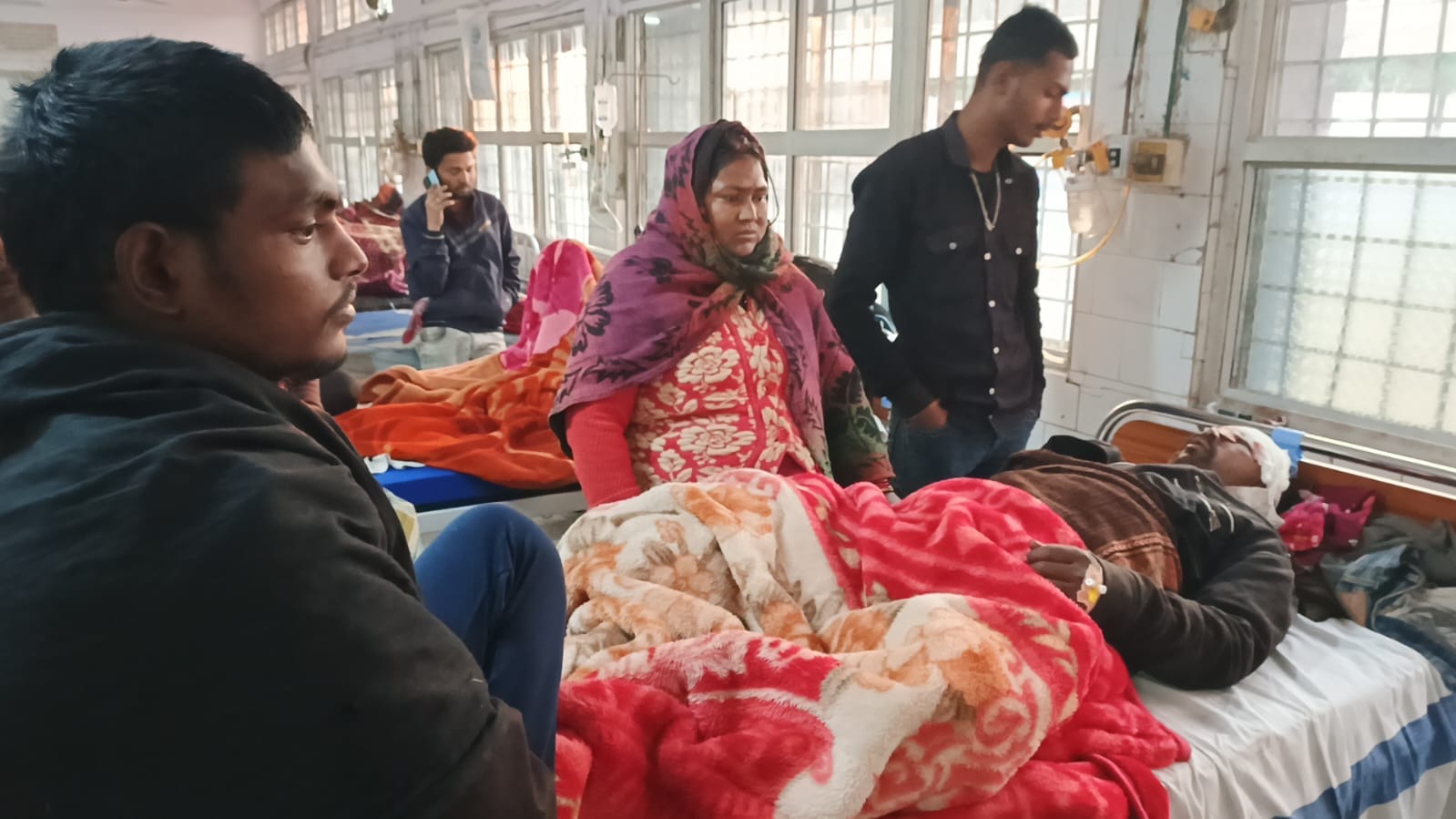 NH-80 पर तेज रफ्तार ऑटो का कहर: बाइक को मारी जोरदार टक्कर, पिता-पुत्र घायल