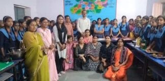 जगदीशपुर के मध्य विद्यालय में अभिभावक-शिक्षक संगोष्ठी सह विज्ञान प्रदर्शनी: बच्चों की प्रतिभा और सामाजिक जागरूकता का शानदार प्रदर्शन