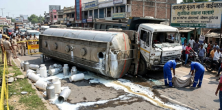 भागलपुर में भीषण सड़क हादसा: ट्रक की टक्कर से दूध से भरा कंटेनर पलटा, चालक की मौके पर मौत