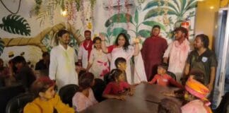 भागलपुर में समाजसेवी बबली किशोर की अनोखी पहल, स्लम एरिया के बच्चों संग मनाई खुशियों भरी होली