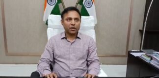 भागलपुर में विकास कार्यों की समीक्षा बैठक, डीएम ने एक सप्ताह में लंबित योजनाएं पूरी करने का दिया सख्त निर्देश