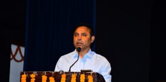 भागलपुर: निजी स्कूलों की मनमानी पर डीएम का ‘हंटर’, टाउन हॉल में आयोजित मैराथन बैठक में दिए कड़े निर्देश